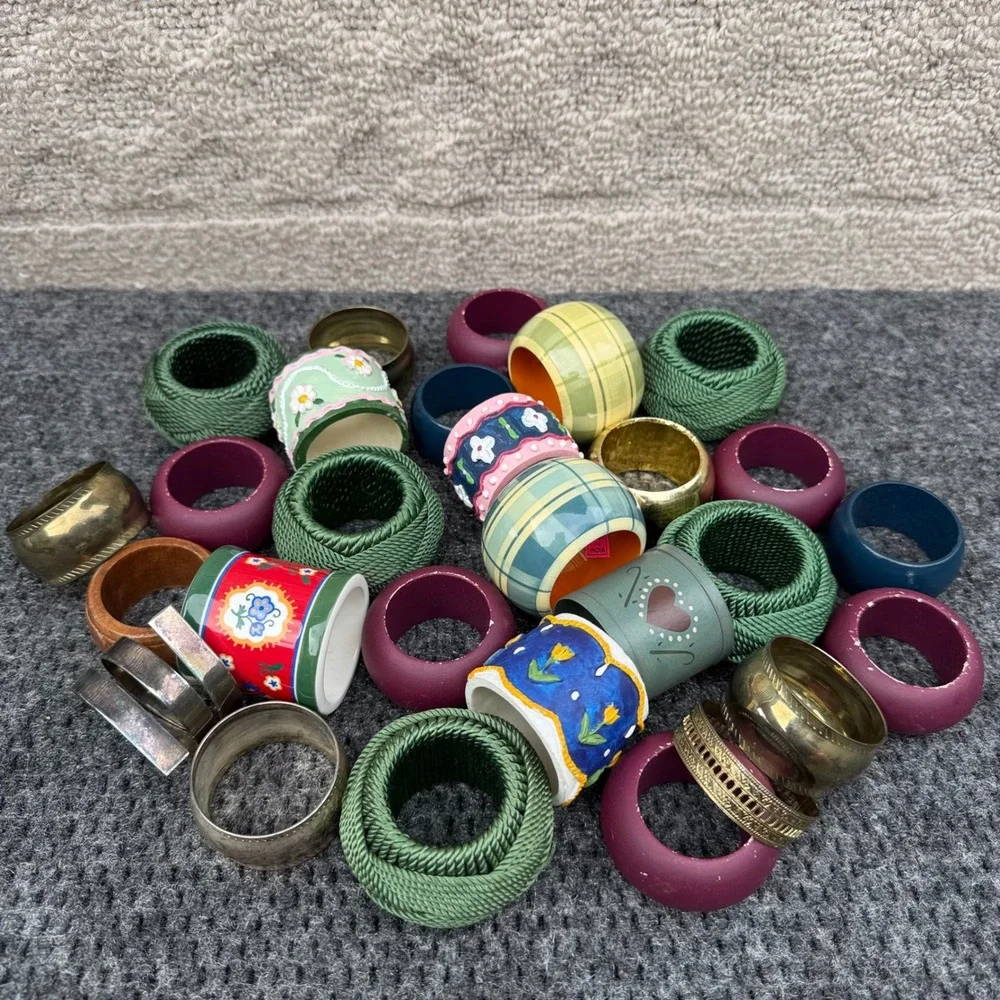 Vintage Napkin Ring Lot 28pc Mixed Materials Brass Ceramic Wood Woven Floral